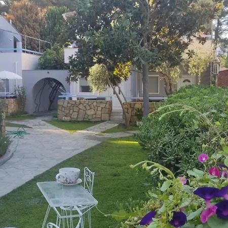 Bleu- Ξενοδοχείο με διαμερίσματα 3*